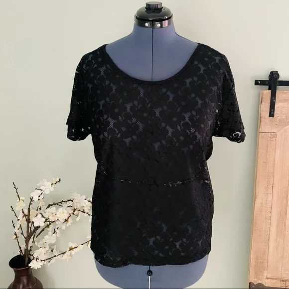 H&M Black Lace Hi Low Tee Size L - Picture 1 of 3